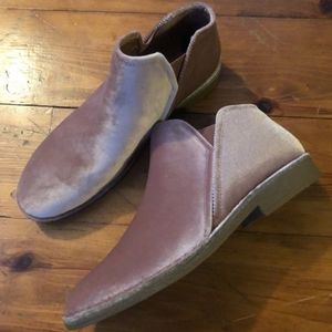 Skechers Velvet Booties